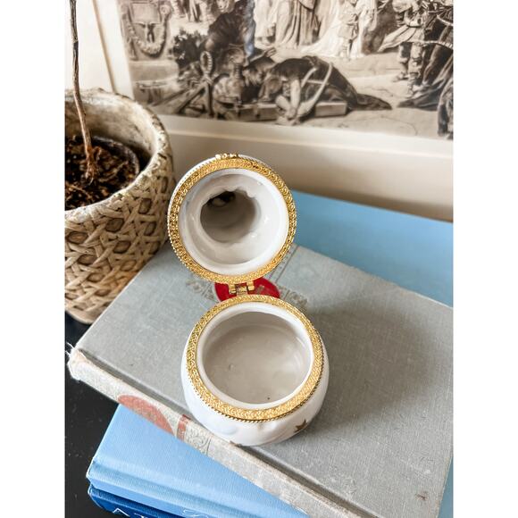 Vintage Angel Porcelain Trinket Box –‎ Greenbrier – 5" Tall - Picture 3 of 5